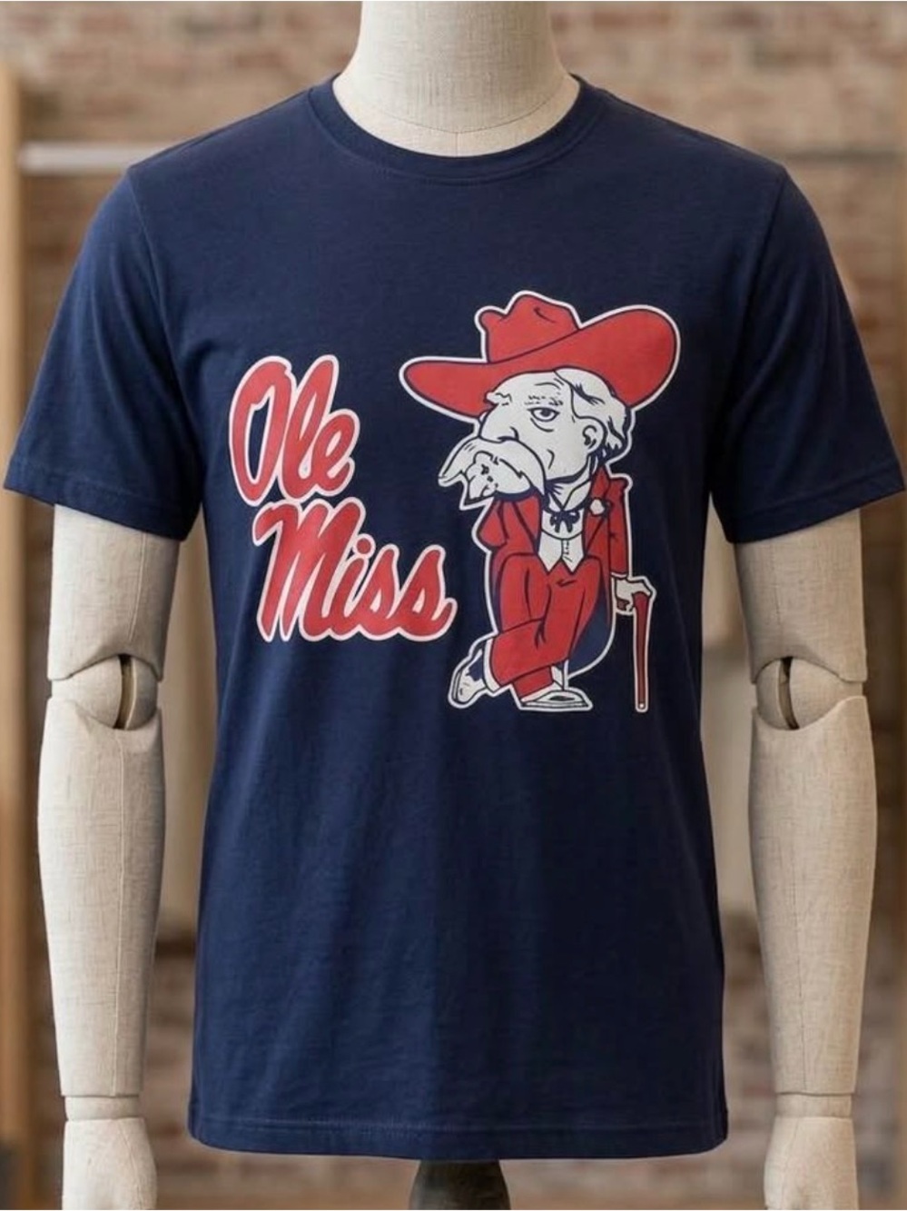 Ole Miss Rebels NEW XL T-shirt University of Mississippi
